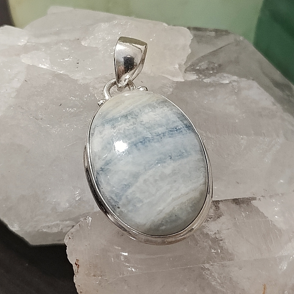 Natural Blue Scheelite pendant .925